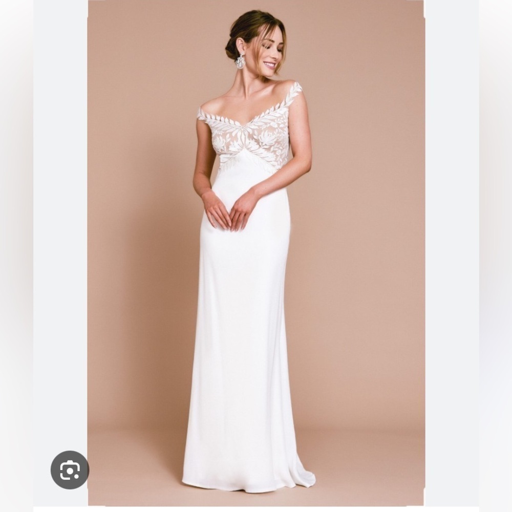 Tadashi Shoji NWT Lace Illusion Off The Shoulder Crepe Bridal Wedding Gown 8 - Picture 3 of 16